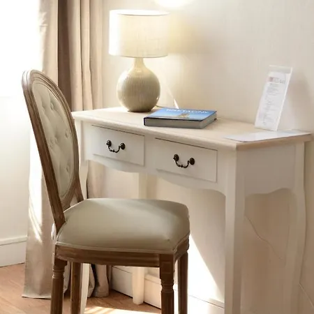 Demeures & Chateaux - De La Porte Saint-malo Hotel 3*