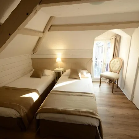 Demeures & Chateaux - De La Porte Saint-malo 3*