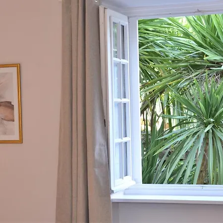 Demeures & Chateaux - De La Porte Saint-malo 3*