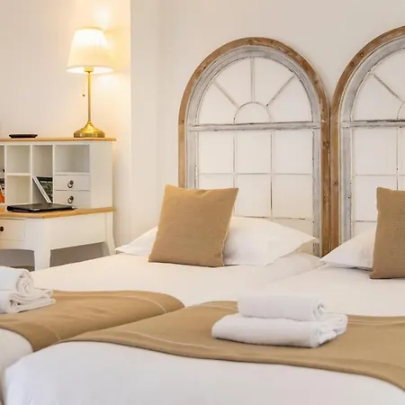 Demeures & Chateaux - De La Porte Saint-malo Hotel 3*
