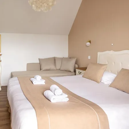 Demeures & Chateaux - De La Porte Saint-malo 3*