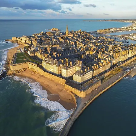 Demeures & Chateaux - De La Porte Saint-malo